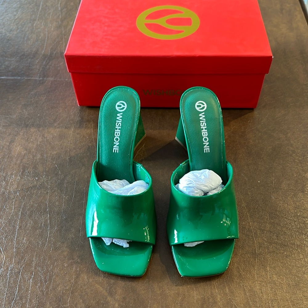 Patent Mule Wishbone